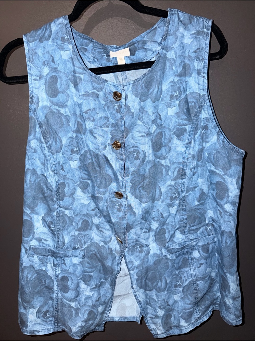 Cyrus Blue Floral Button-Front Sleeveless Top